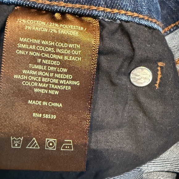 Kut From The Kloth, Women’s jeans, Nicole Bootcut, Size 12 X 31” , prewash - Picture 7 of 11